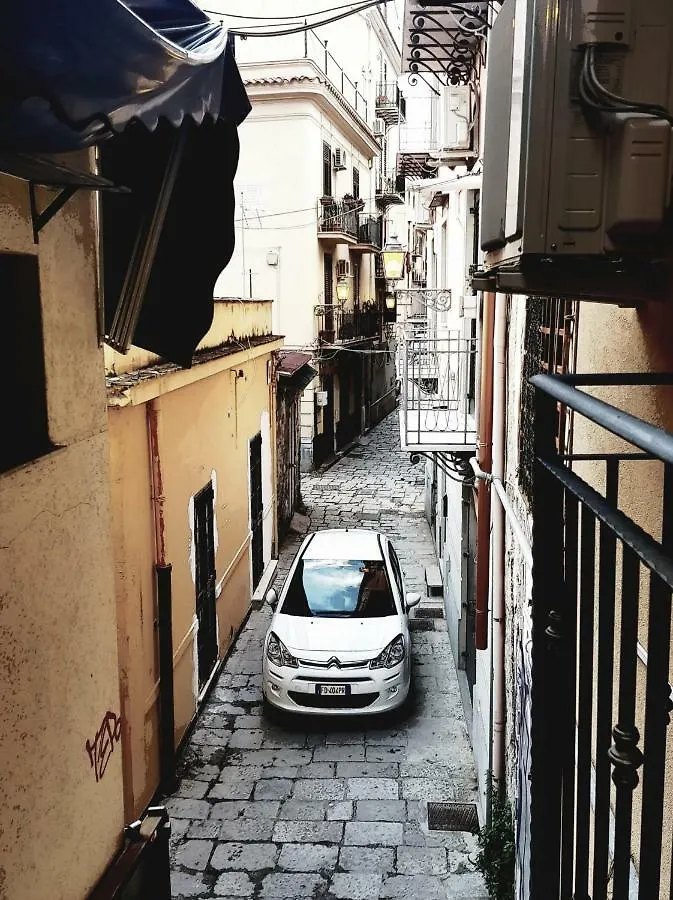 La Casa Sul Vicolo - Centro Storico Apartment Palermo 0*,  Italy